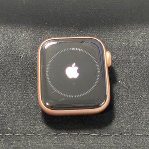 NWT Apple Watch Series 6 40 mm
